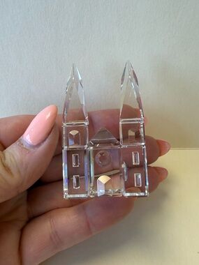 Swarovski Crystal Cathedral Church
City Collectible Home Decor Figure - No
Box.